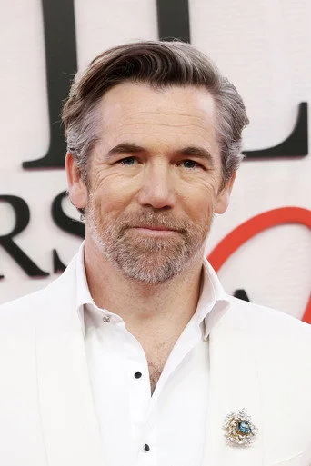 Chân dung Patrick Brammall