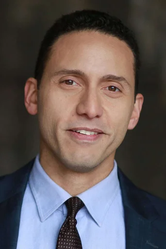 Chân dung Elliot Villar