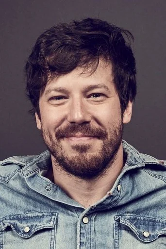 Chân dung John Gallagher Jr.