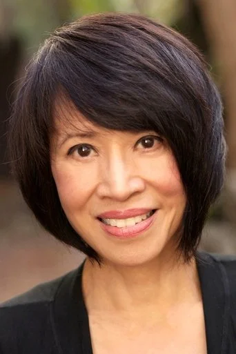 Chân dung Lauren Tom