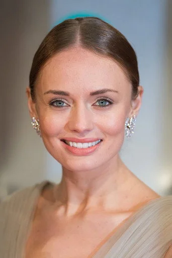 Chân dung Laura Haddock