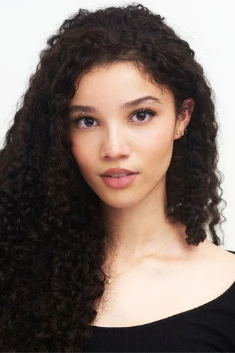 Chân dung Malia Baker