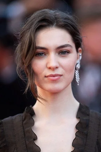 Chân dung Anamaria Vartolomei