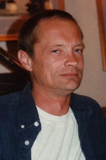 Chân dung Robert Addie