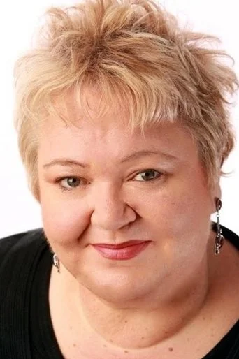 Chân dung Sally-Anne Upton