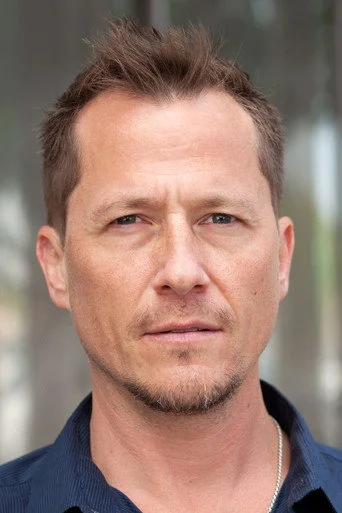 Chân dung Corin Nemec