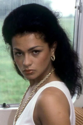 Chân dung Tina Hudson