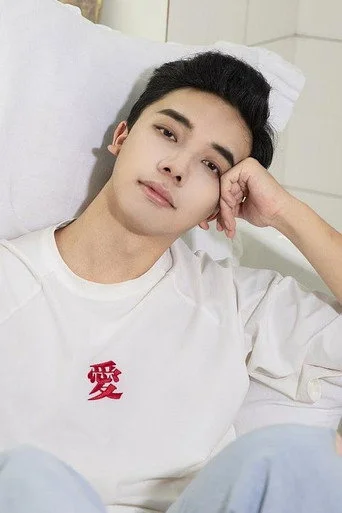 Chân dung Zhuoting Li