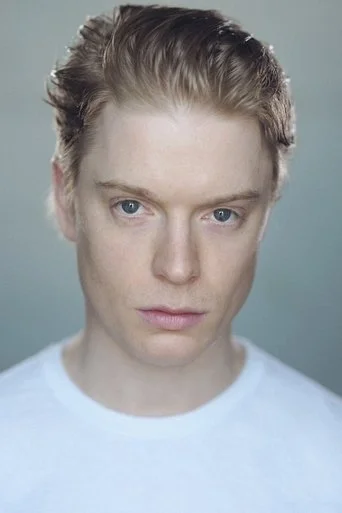 Chân dung Freddie Fox