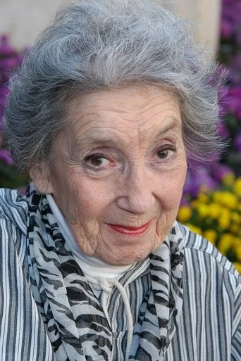 Chân dung Frances Bay
