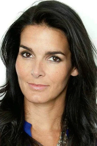 Chân dung Angie Harmon