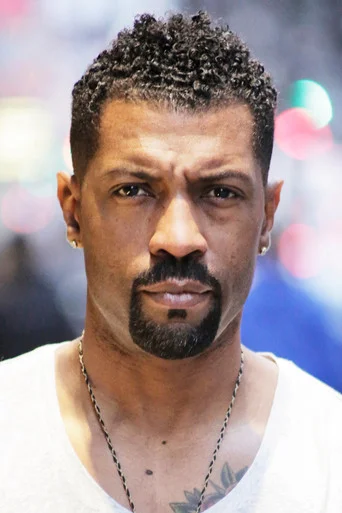 Chân dung Deon Cole