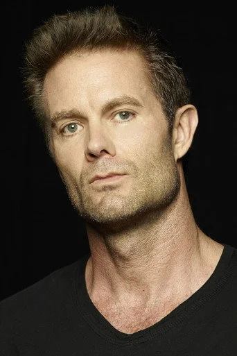 Chân dung Garret Dillahunt