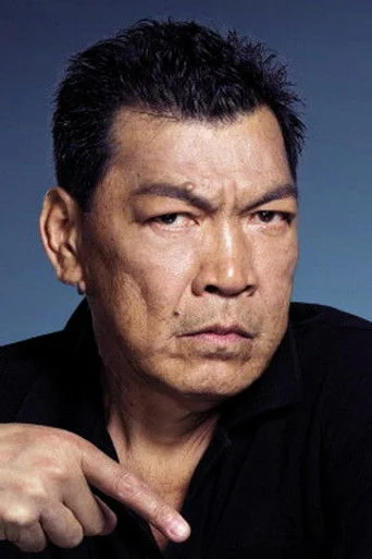 Chân dung Shing Fui-On