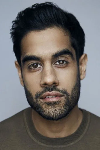 Chân dung Sacha Dhawan