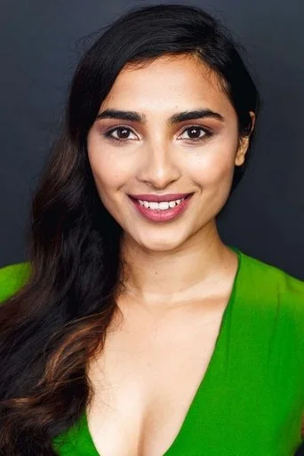 Chân dung Anya Banerjee