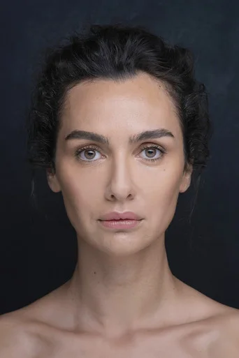 Chân dung Birce Akalay