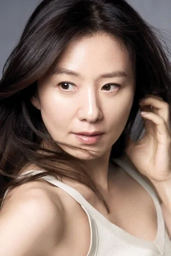 Chân dung Kim Hee-ae