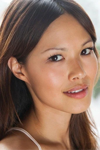 Chân dung Elaine Tan