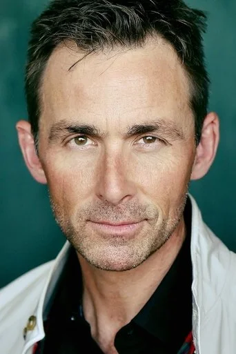 Chân dung James Patrick Stuart