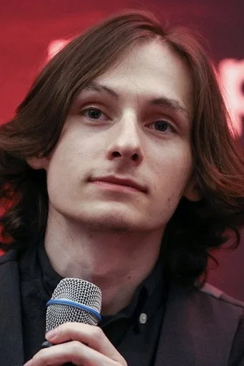 Chân dung Jared Gilmore