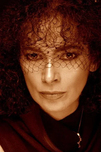 Chân dung Roxana Guttman