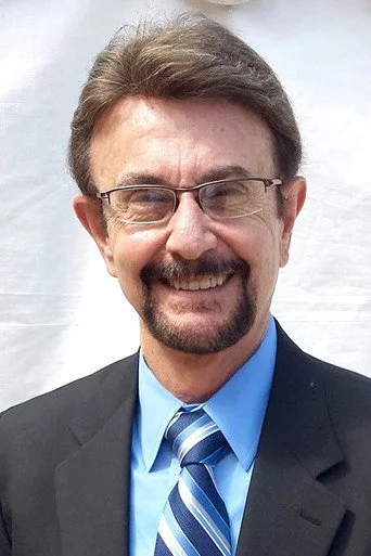 Chân dung Gary Ayash