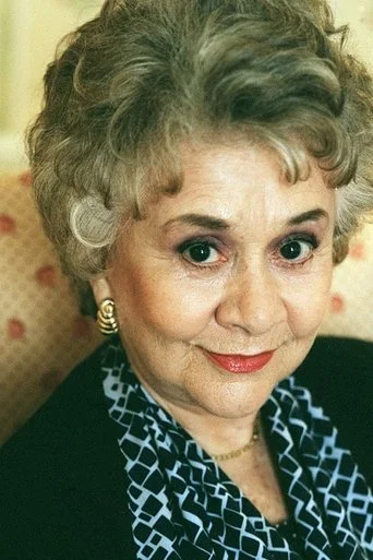 Chân dung Joan Plowright