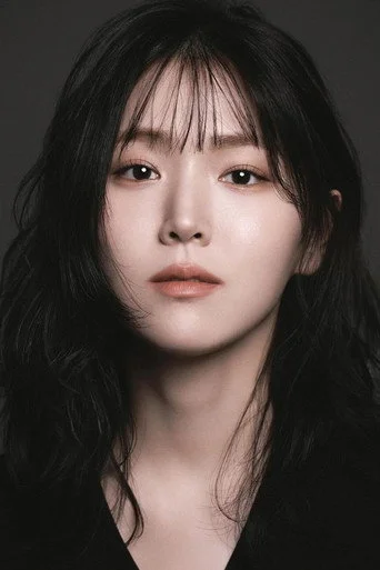 Chân dung Kim Ji-eun
