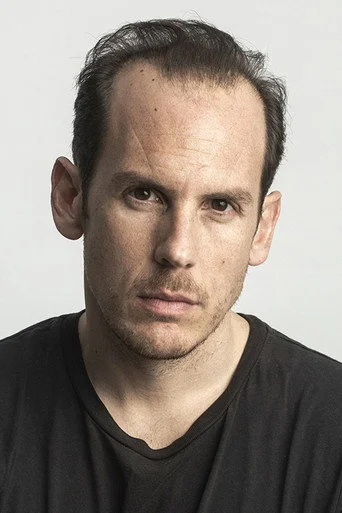 Chân dung Peter Rundle