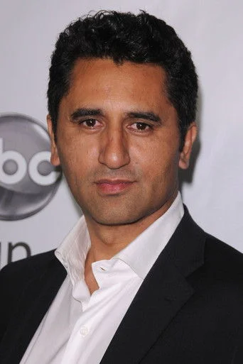 Chân dung Cliff Curtis