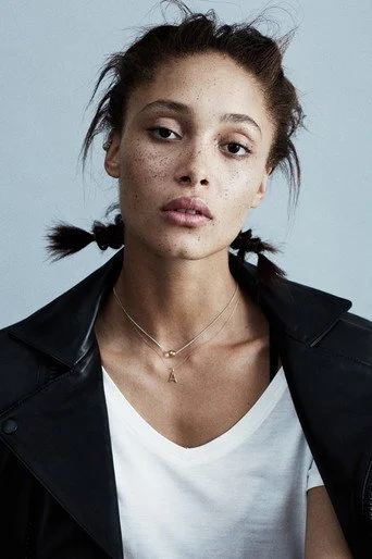 Chân dung Adwoa Aboah