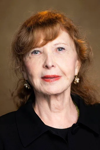 Chân dung Aurore Clément