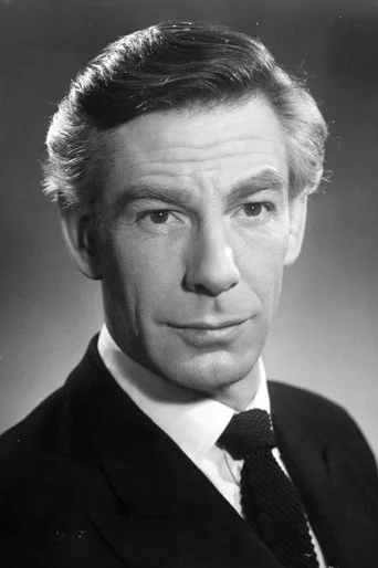 Chân dung Michael Gough