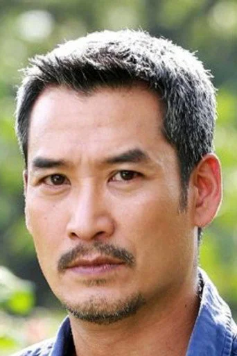Chân dung Tanakorn Posayanon