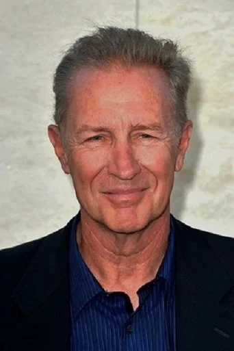 Chân dung Geoff Pierson