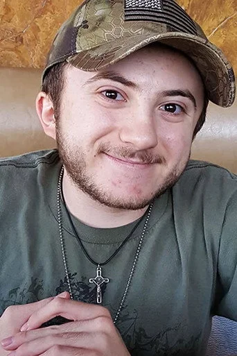 Chân dung Atticus Shaffer