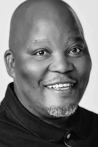 Chân dung Kenneth Nkosi