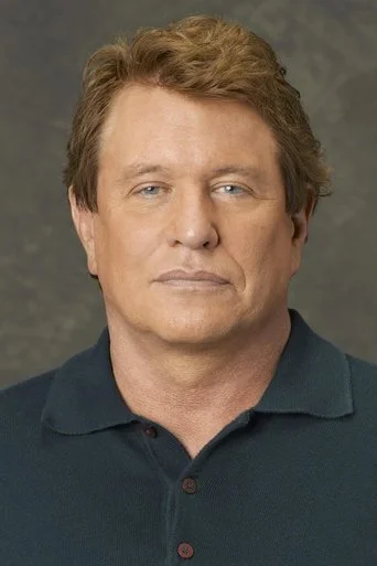 Chân dung Tom Berenger