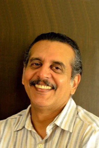 Chân dung Shishir Sharma