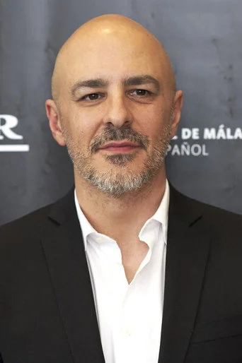 Chân dung Roberto Álamo