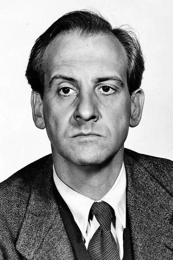 Chân dung Hans Conried
