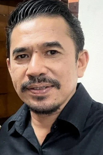 Chân dung Julian Kunto