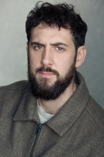 Chân dung Elliot Benn