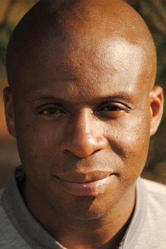 Chân dung Derek Ezenagu