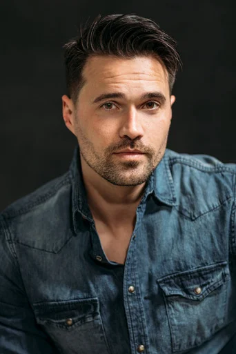 Chân dung Brett Dalton