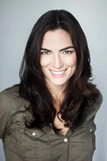 Chân dung Monique Ganderton