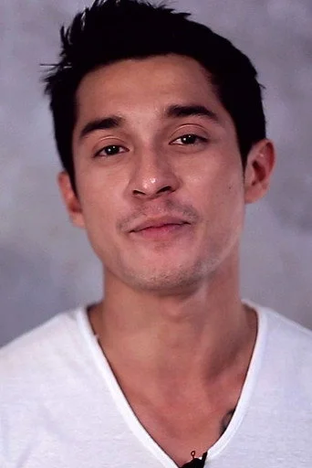 Chân dung Miller Khan