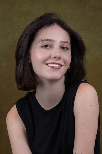 Chân dung Scarlett Rayner