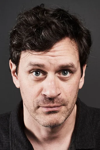 Chân dung Tom Everett Scott
